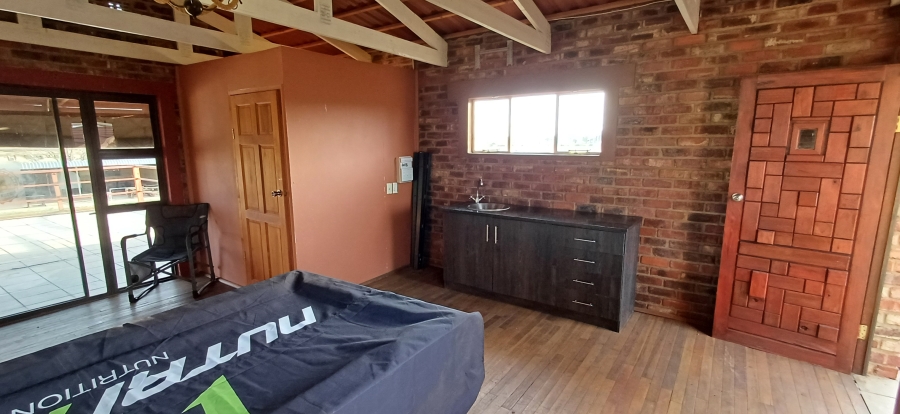 7 Bedroom Property for Sale in Harpington A H North West